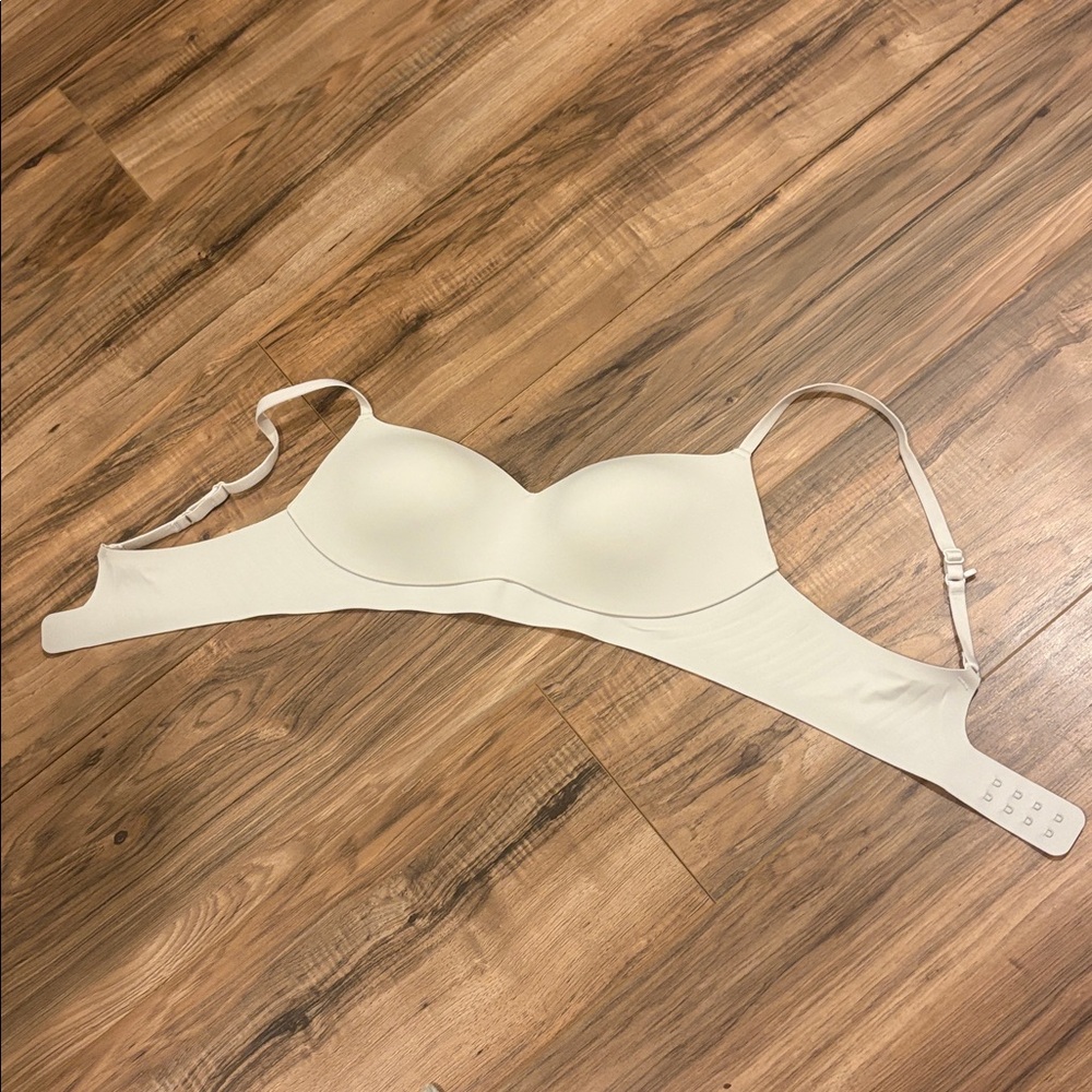 Pearl Seamless Wireless Bra – Smooth Support - Picture 5 of 5